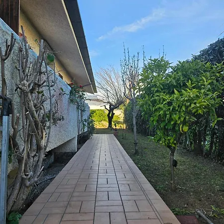 Sofia Bed & Breakfast 3*