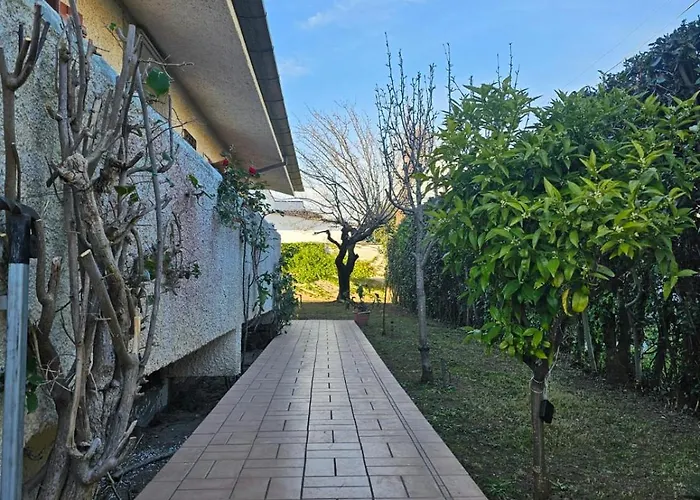 Sofia Bed and Breakfast 3*